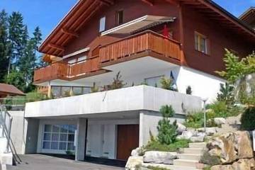 Ferienhaus für 6 Personen, mit Terrasse und Whirlpool in der Schweiz