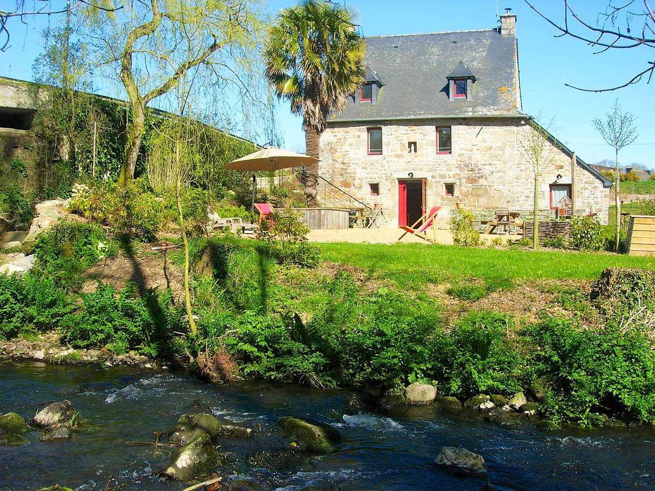 Maison de vacances 'Gite Du Moulin Du Poulloguer' avec terrasse privée, jardin privé et Wi-Fi in Bégard, Région de Guingamp