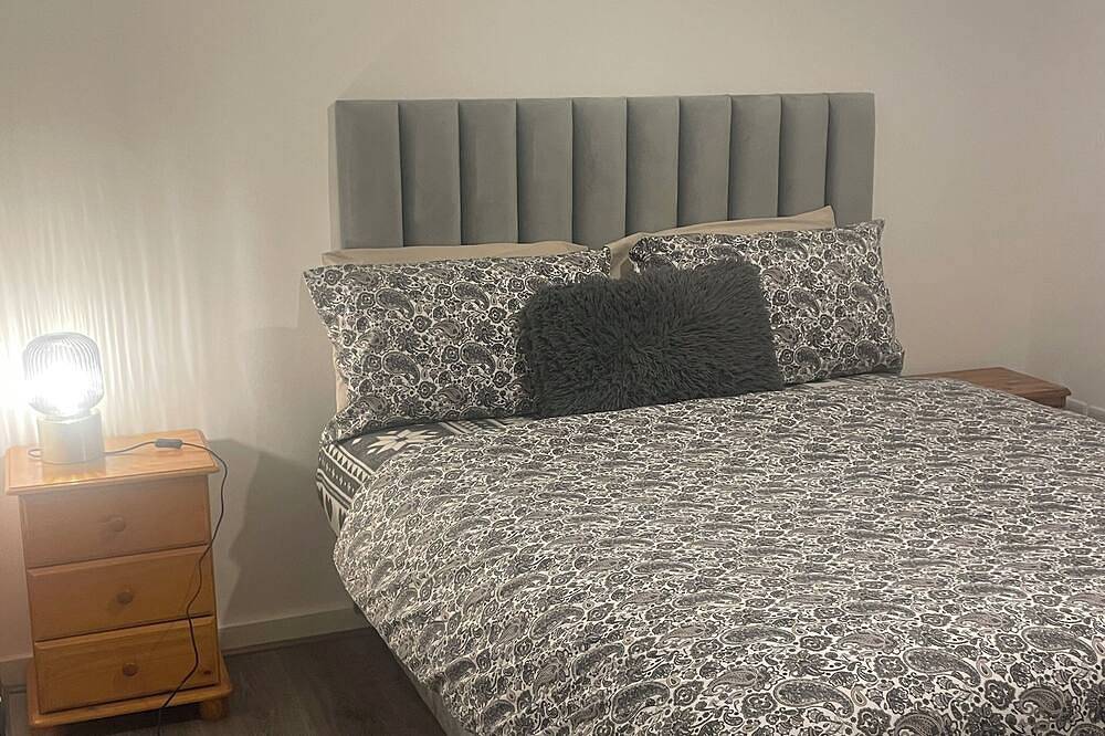 Entire apartment, Lovely room close to the airport and city centre in Dublin, County Dublin