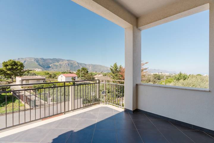 Hel lägenhet, Apartment 'Villa Giulia Nord' with Sea View, Wi-Fi and Air Conditioning in Alcamo Marina, Alcamo