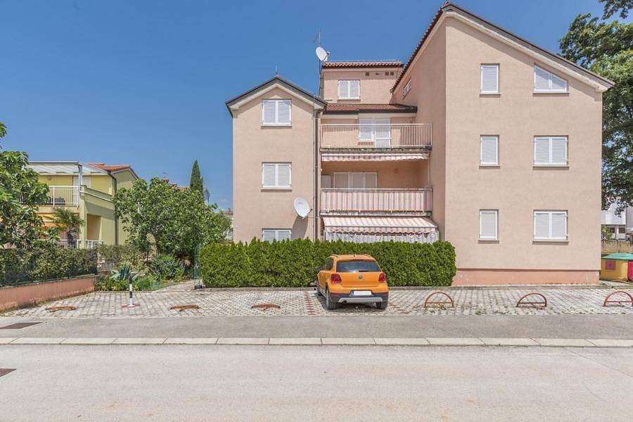 Ganze Wohnung, Schöne Wohnung für 6 Personen mit Terrasse in Karigador, Općina Brtonigla