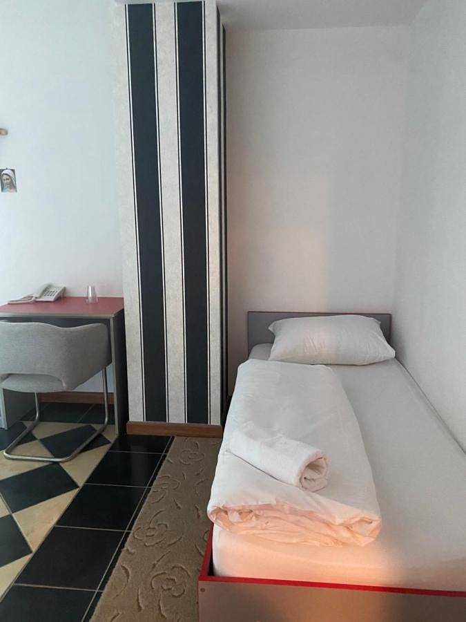 Hôtel pour 2 personnes, avec jardin ainsi que vue et balcon dans Međugorje - 4