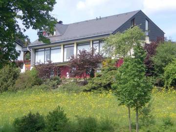 Ferienwohnung für 4 Personen, mit Garten und Ausblick in Kelberg