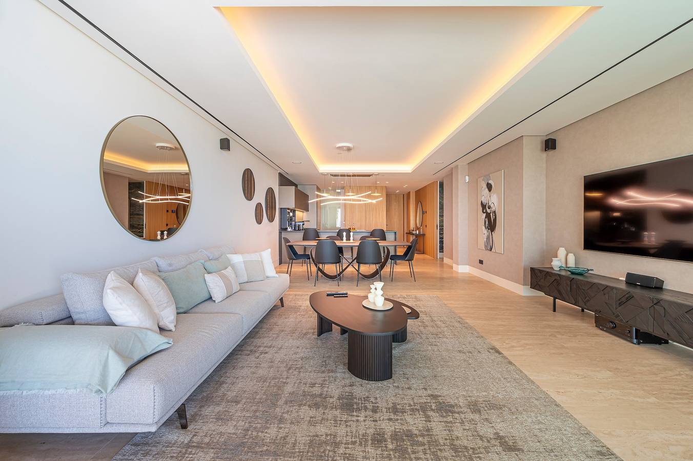 Ganze Wohnung, Ferienwohnung 'Luxury Front Line Beach' mit Meerblick, Wi-Fi und Klimaanlage in Puerto Deportivo de Estepona, Estepona