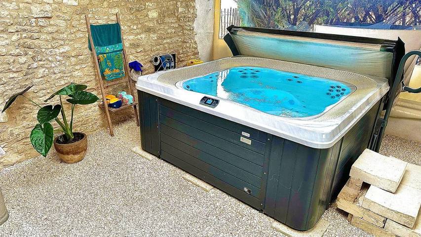 Location de vacances pour 6 personnes, avec jardin et jacuzzi à Saint-Médard-d'Aunis - 4
