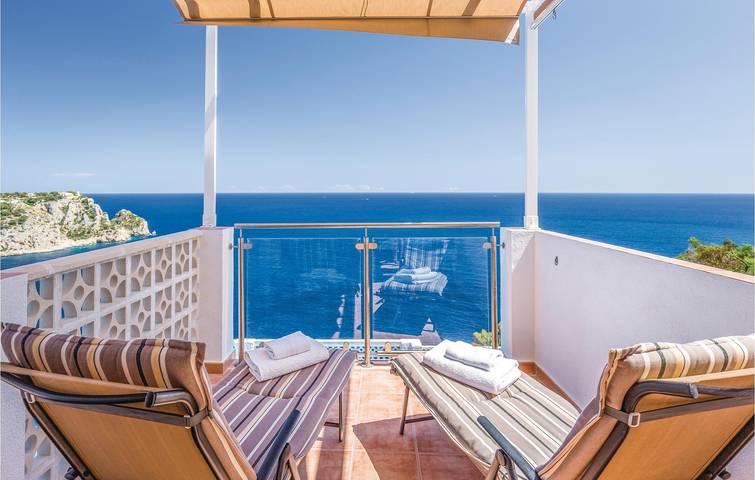 Terraza junto a la piscina con WiFi y hoguera: A 1 km de la playa in Granadella, Jávea