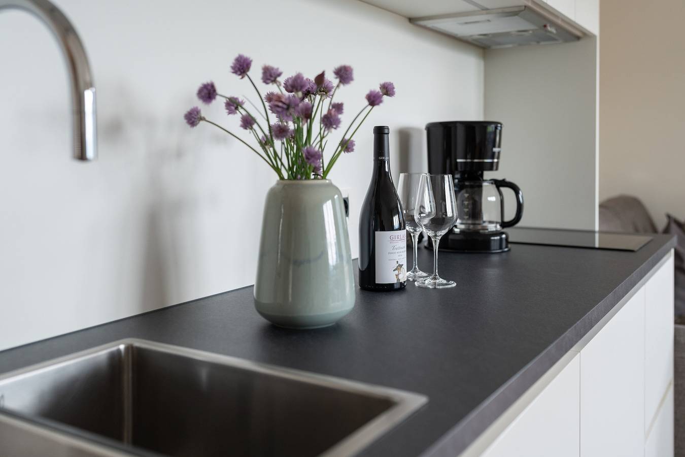 Apartamento entero, Apartamento 'Freiblick Groß' con vistas a la montaña, terraza compartida y wifi in Marling, Ortler Alps