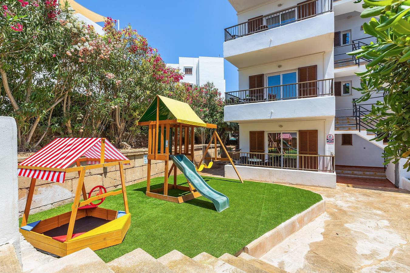 Ganze Wohnung, Apartment „Gran Sol Family 1“ mit Gemeinschaftspool, Wlan & Klimaanlage (Touristensteuer inkl.) in Cala Serena, Felanitx