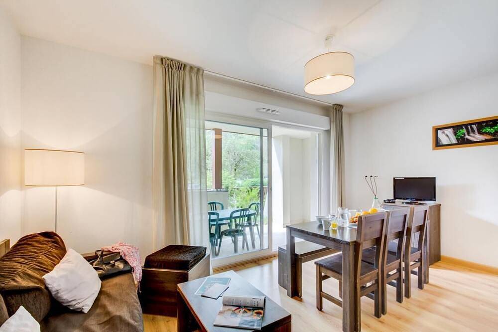 Ganze Wohnung, Wifi, 50m bis zum stadtzentrum, sauna, jacuzzi, hammam, terrasse, balkon, parkmöglichkeiten in Loudenvielle, Französische Pyrenäen