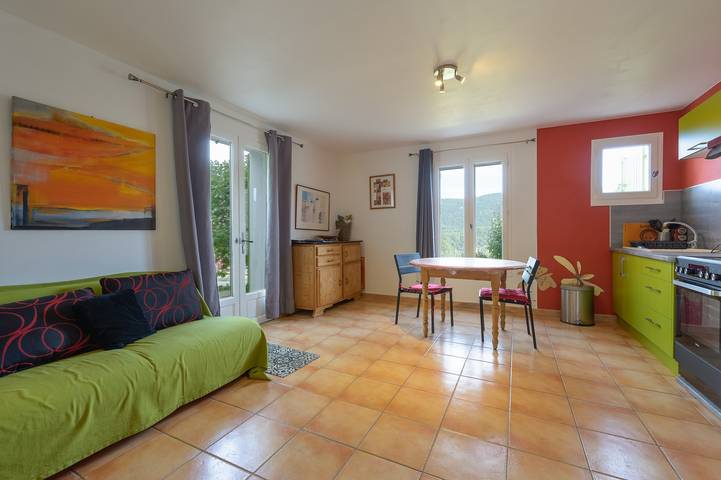 Gîte de Maric: Among Olive Trees with Pool, Stunning Mountain Views in Aubres, Nyons region