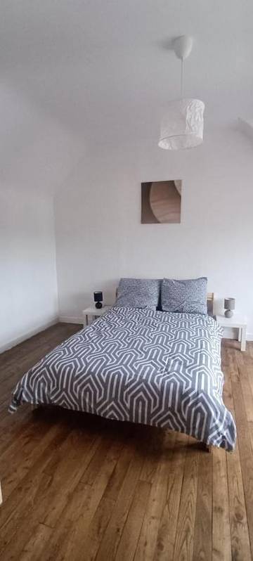 Gîte pour 8 personnes, avec jardin, animaux acceptés à Maël-Carhaix