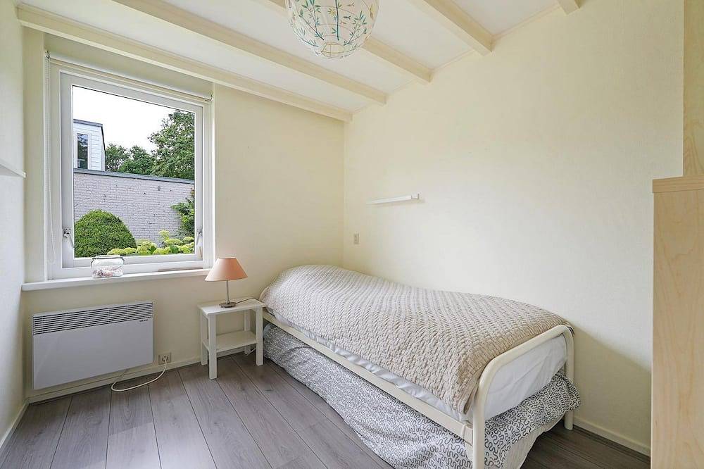 Freistehendes und komplett ebenerdiges Ferienbungalow auf dem preisgekrönten Ferienpark Klepperstee in der Nähe des Strandes und der Nordsee. in Ouddorp, Goeree-Overflakkee