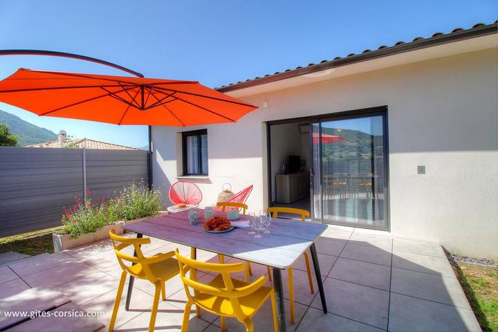 Gîte pour 4 personnes, avec Terrasse ainsi que Jardin et Vue