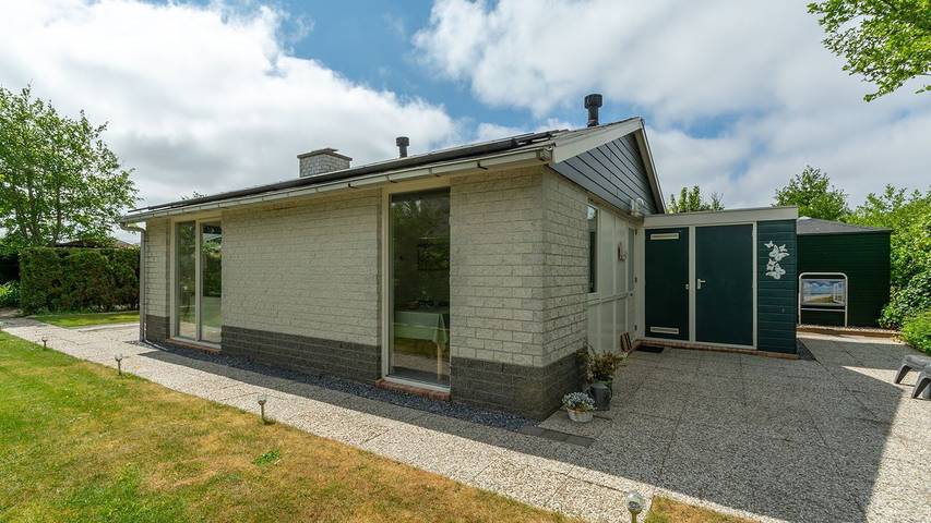 Ferienhaus für 4 Personen, mit Pool und Garten sowie Terrasse in Petten