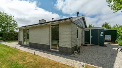 Ferienhaus für 5 Personen, mit Garten und Pool sowie Terrasse in Petten
