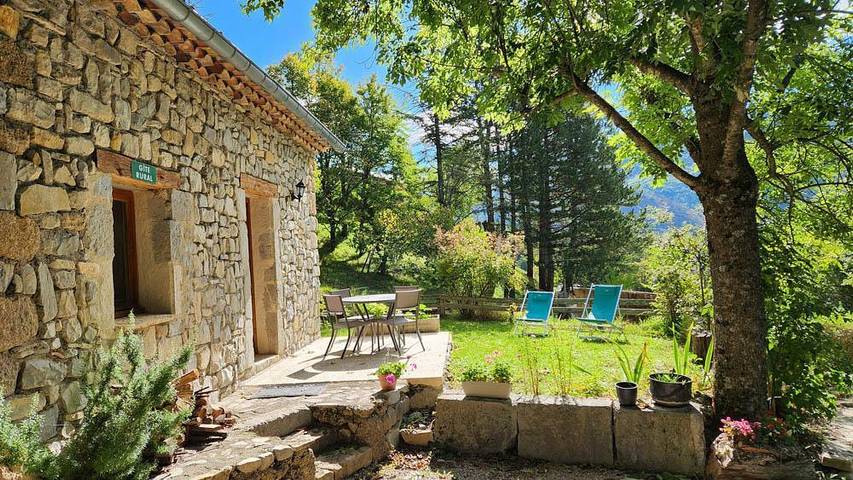 Gîte für 3 Personen, mit Terrasse und Garten sowie Ausblick in Alpes-de-Haute-Provence - 2