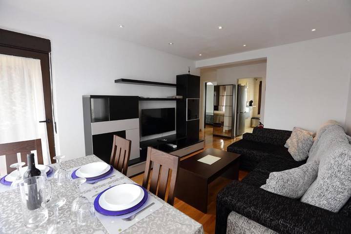 Apartamento para 4 personas, con Balcón y Terraza además de Jardín y Vistas al lago en Rioja Alavesa