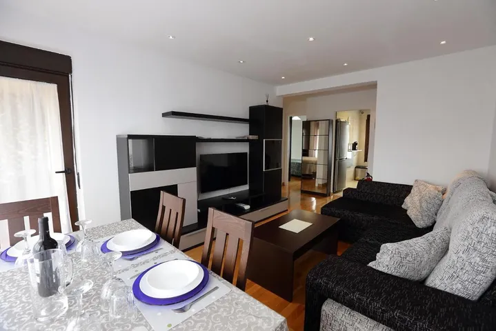 Holiday apartment for 4 people, with lake view and view as well as garden - 1