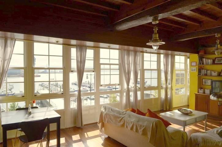 Apartamento para 10 personas, con Balcón y Terraza además de Jardín y Vistas en Ferrol
