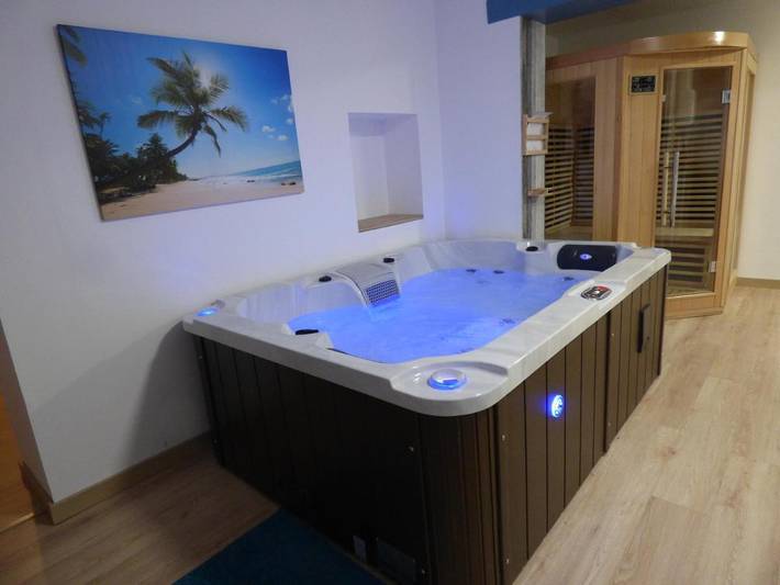Maison de vacances pour 4 personnes, avec jacuzzi ainsi que sauna et terrasse