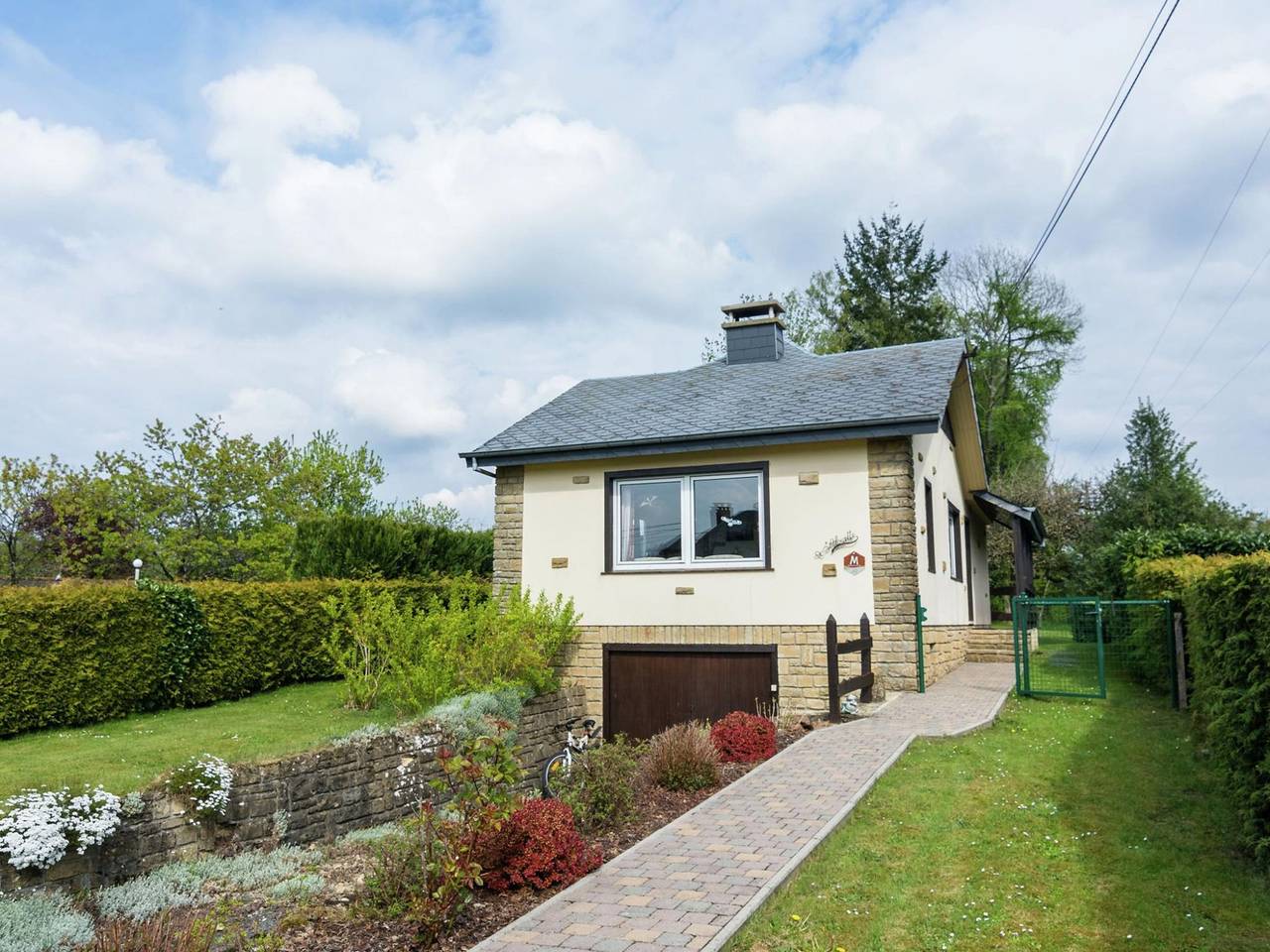 Quaint Cottage in Chiny with Private Garden in Chiny, Luxemburg Provinz