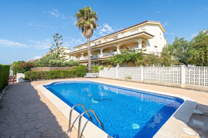 Holiday apartment for 8 people, with balcony - 1