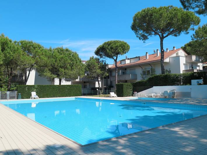 Ferienwohnung für 5 Personen, mit Garten und Kinderpool sowie Balkon, mit Haustier in Lignano Pineta