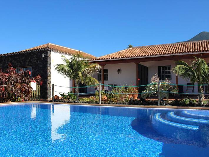 Bungalow für 2 Personen, mit Pool und Garten sowie Ausblick und Terrasse, mit Haustier in Spanien