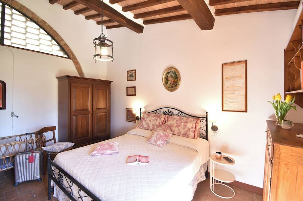 Fienile Restaurato in splendido casale con piscina, 10 minuti da Siena in Monteriggioni, Chianti