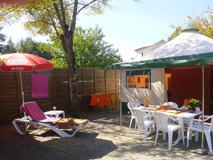 Flower Camping Les Paillotes en Ardeche - Tente 5 personnes - Bengali Toilé 25m² Standard (2ch - 5pers.) (sans sanitaires) in Ruoms, Ardèche