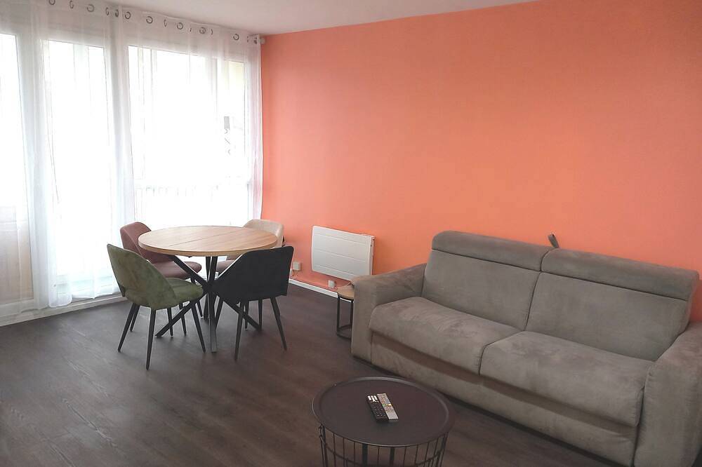 Entire apartment, Apparently T2 close to the center in Saint-Brieuc, Côte de Goëlo