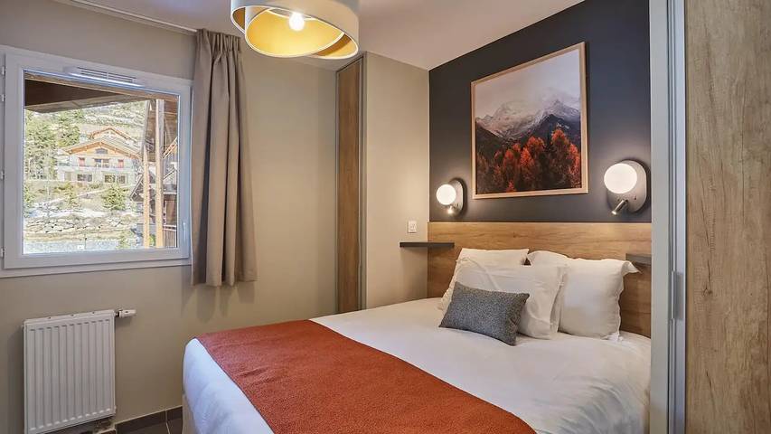 Gîte pour 8 personnes, avec piscine, animaux acceptés dans Auron - 4