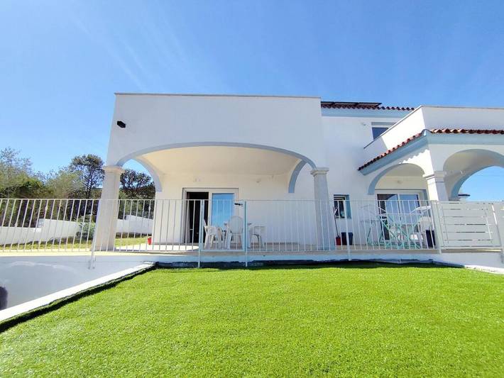 Villa per 6 persone, con Terrazza e Piscina nonché Panorama a Budoni