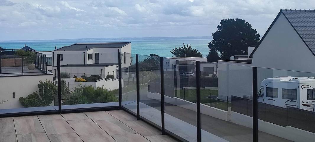 Gîte pour 3 personnes, avec Terrasse ainsi que Jardin et Vue à Binic - 3