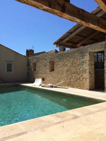Chambre d’hôte pour 2 personnes, avec vue ainsi que piscine et jardin dans le Gard