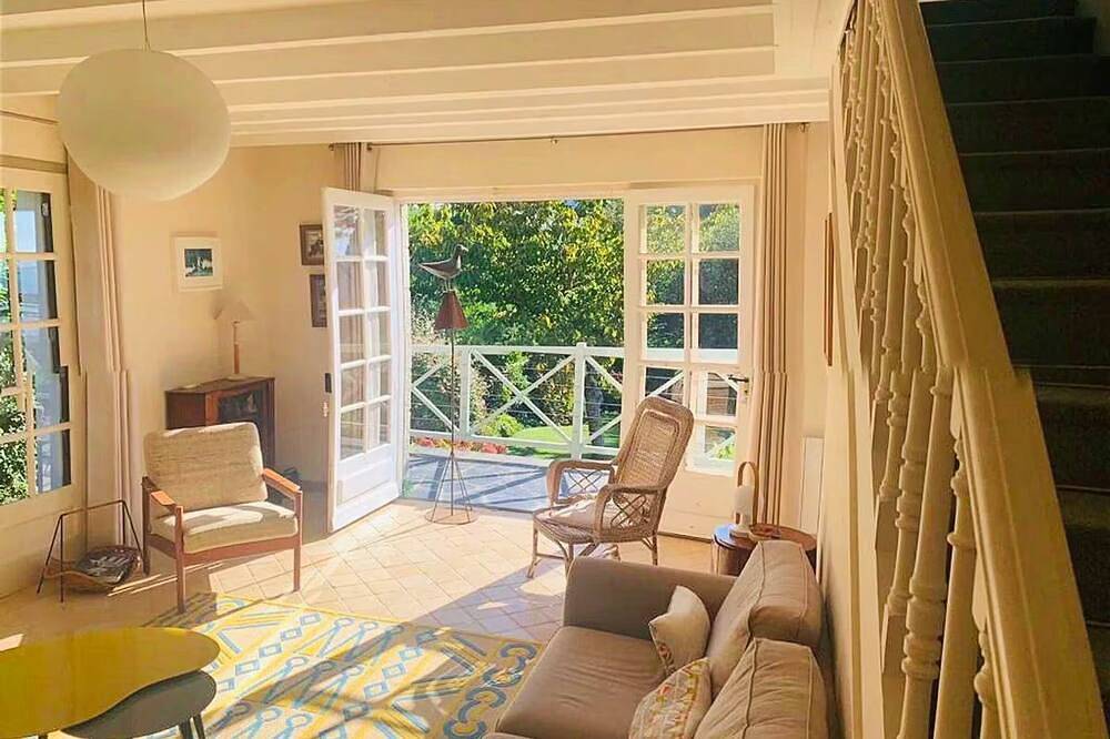 Superb house with sea view Lancieux - sleeps 8 in Lancieux, Dinan region