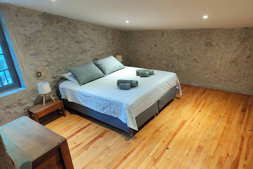 Old mill for 13 people, ideal gite for family and friends. in Lagrasse, Regionaler Naturpark Corbières-Fenouillèdes