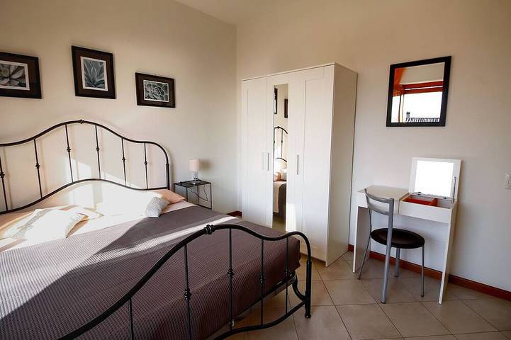 Ganze Wohnung, Sole: Einladende Wohnung ideal für Paare Entspannung, See, Berge und Olivenhaine in Brenzone, Gardasee-Berge