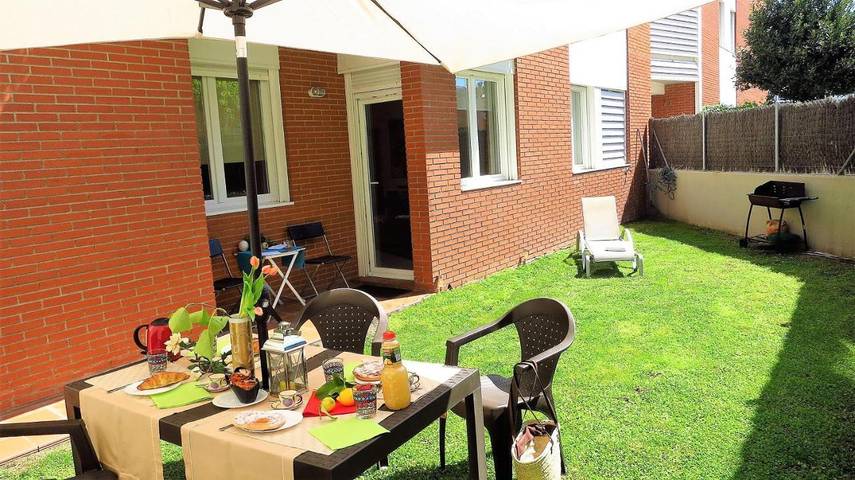 Apartamento para 5 personas, con piscina y jardín en Montgat
