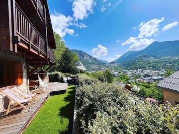 Cottage pour 6 personnes, avec vue et jardin à Puy-Saint-Pierre