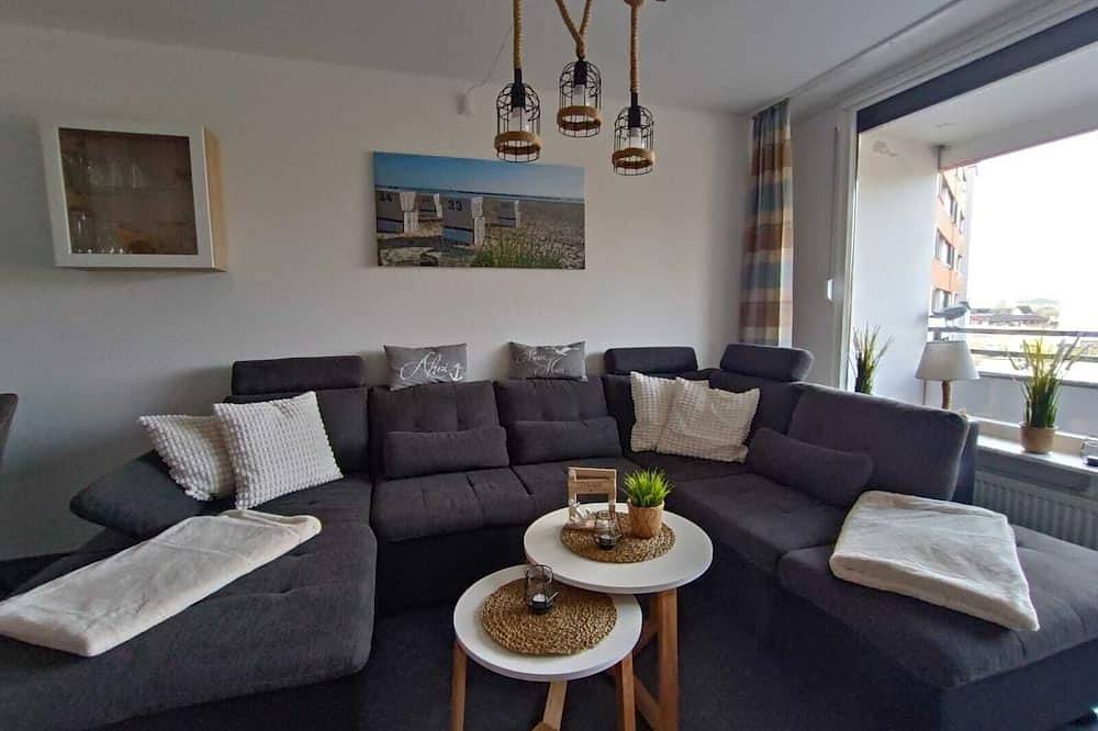 Ganze Wohnung, Gemütliche und barrierefreie Ferienwohnung mit Balkon in Damp. Direkt am Meer. in Damp, Rendsburg-Eckernförde