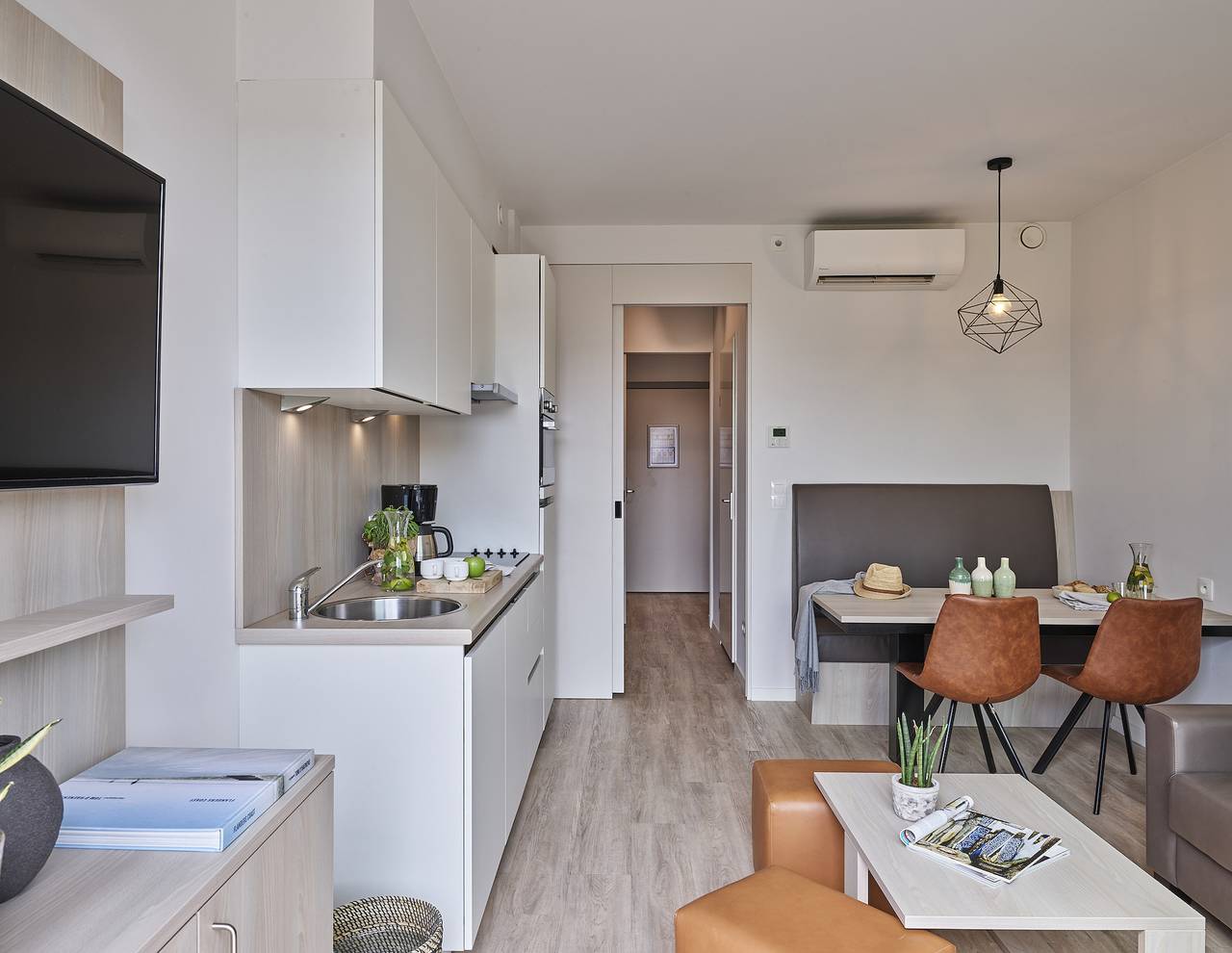 Holiday Suites Jabbeke — Suite familiale | 2 adultes - 3 enfants in Jabbeke, Flandre-Occidentale