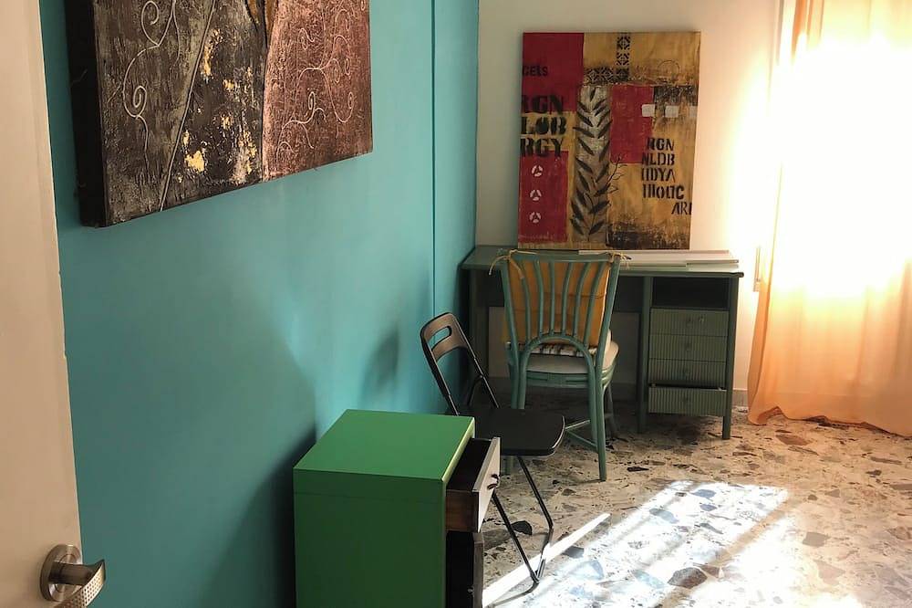 Downtown villa very close to Fs station, airport and port, restaurants in Brindisi, Salento