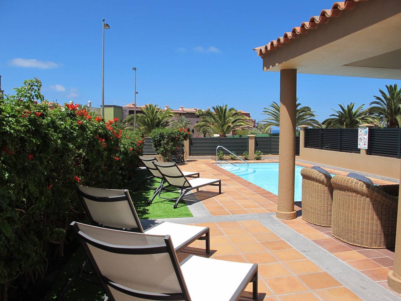 Villa meloneras mit ganztägiger Sonne am Pool in Maspalomas, San Bartolomé de Tirajana