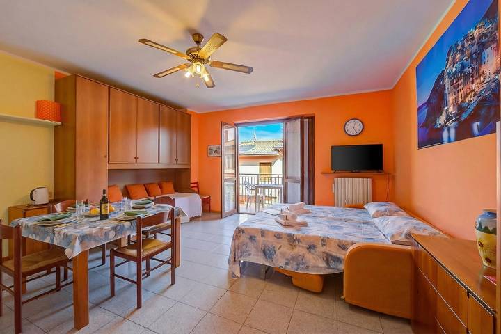 Appartamento intero, Peter's Cozy Studio-Balcony+Free Parking in Roè Volciano, Prealpi Gardesane