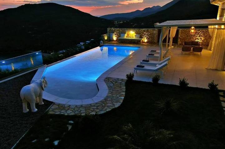 Villa for 7 people, with terrace in Parga