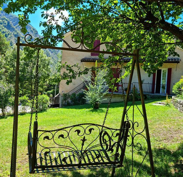 Gîte pour 4 personnes, avec Terrasse et Jardin dans les Alpes-de-Haute-Provence - 2