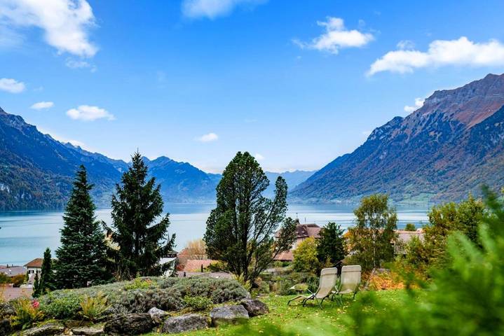 Hotel, mit Whirlpool und Terrasse sowie Garten und Pool in Brienz - 4