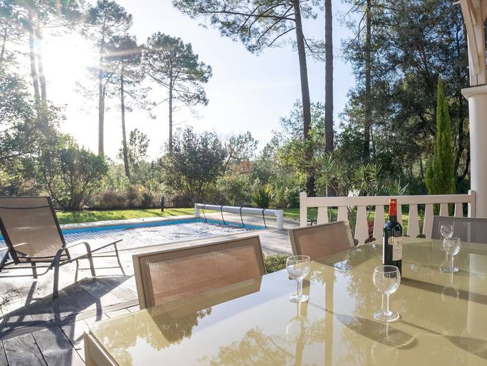 Location de vacances pour 6 personnes, avec jardin et piscine, animaux acceptés dans Golf de la Méjanne - 2