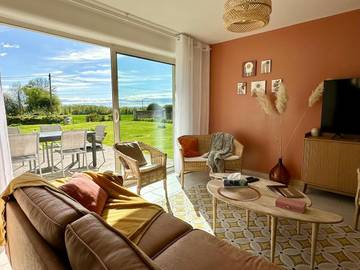 Gîte pour 8 personnes, avec terrasse et vue dans Daubeuf-Serville
